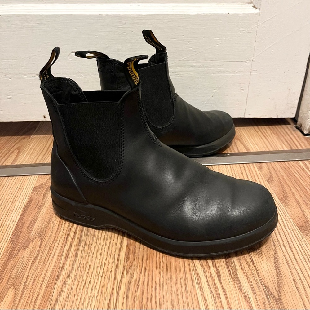 Blundstone Black Leather Chelsea Boots